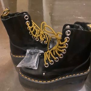 Dr.Martens platform boot